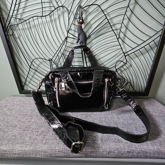 Núnoo | Patent Leather Black Crossbody Bag - Picture 1 of 11